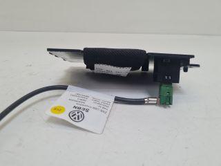 bontott VW GOLF VII USB Aljzat