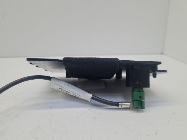 bontott VW GOLF VII USB Aljzat