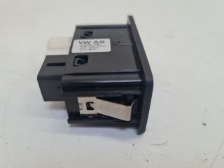 bontott VW GOLF VII USB Aljzat