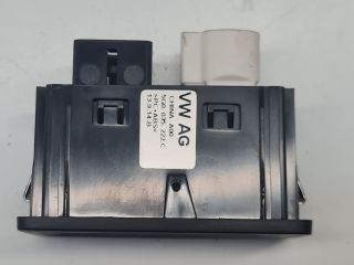 bontott VW GOLF VII USB Aljzat