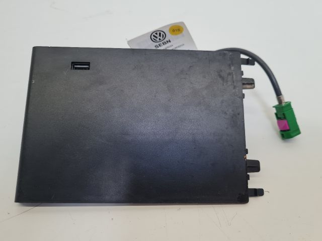 bontott VW GOLF VII USB Aljzat