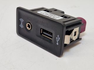 bontott VW GOLF VII USB Aljzat