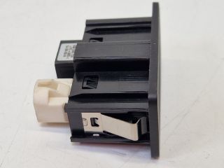 bontott VW GOLF VII USB Aljzat