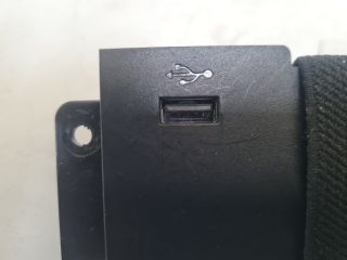 bontott VW GOLF VII USB Aljzat