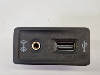 bontott VW GOLF VII USB Aljzat