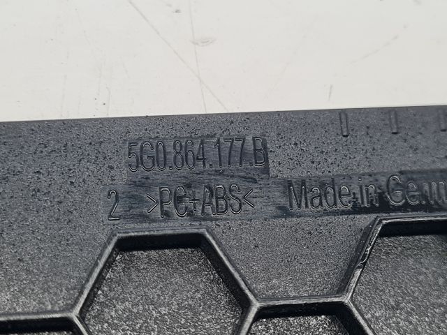 bontott VW GOLF VII USB Aljzat