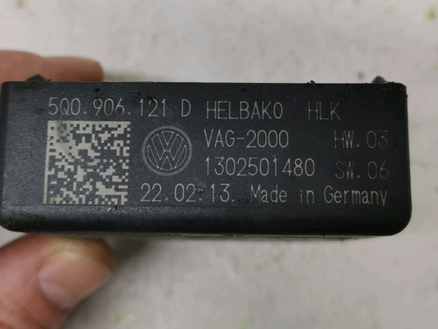 bontott VW GOLF VII Üzemanyag Szivattyú Relé