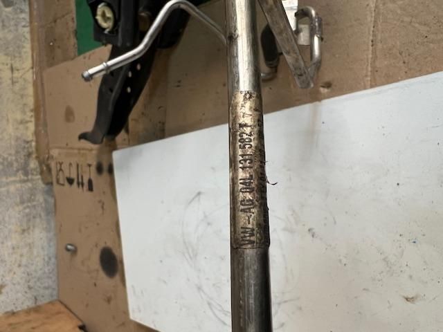 bontott VW GOLF VII Üzemanyagcső