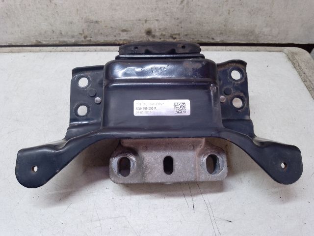 bontott VW GOLF VII Váltó Tartó Bak (Pozíciófüggetlen)