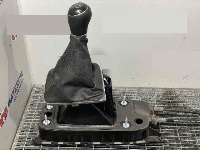 bontott VW GOLF VII Váltógomb