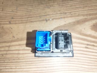 bontott VW GOLF VII Vészvillogó Kapcsoló