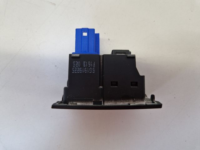 bontott VW GOLF VII Vészvillogó Kapcsoló