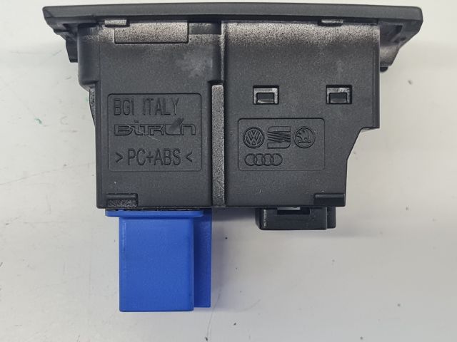 bontott VW GOLF VII Vészvillogó Kapcsoló