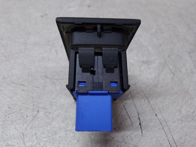 bontott VW GOLF VII Vészvillogó Kapcsoló