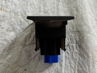 bontott VW GOLF VII Vészvillogó Kapcsoló