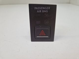 bontott VW GOLF VII Vészvillogó Kapcsoló