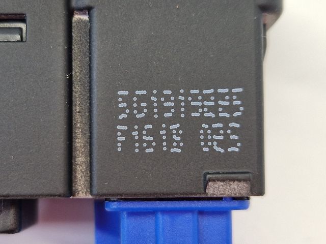 bontott VW GOLF VII Vészvillogó Kapcsoló