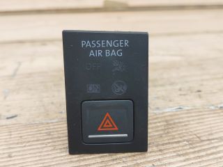 bontott VW GOLF VII Vészvillogó Kapcsoló