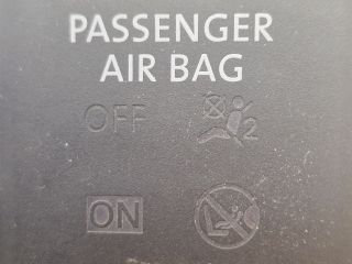 bontott VW GOLF VII Vészvillogó Kapcsoló