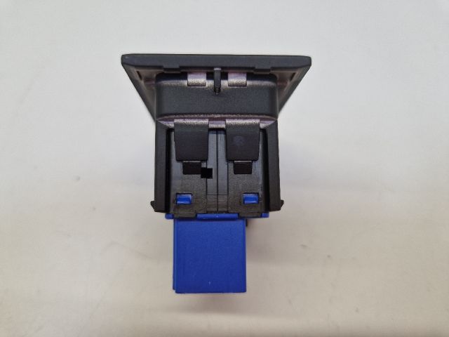 bontott VW GOLF VII Vészvillogó Kapcsoló