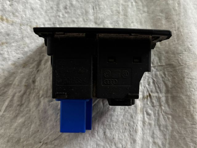 bontott VW GOLF VII Vészvillogó Kapcsoló