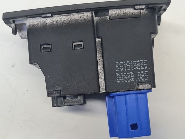 bontott VW GOLF VII Vészvillogó Kapcsoló