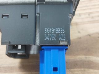 bontott VW GOLF VII Vészvillogó Kapcsoló