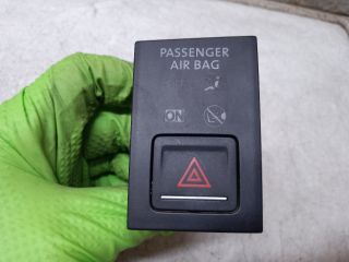 bontott VW GOLF VII Vészvillogó Kapcsoló