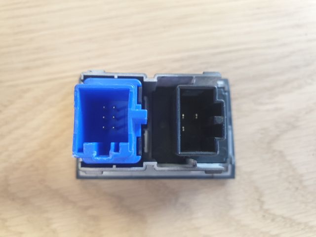 bontott VW GOLF VII Vészvillogó Kapcsoló