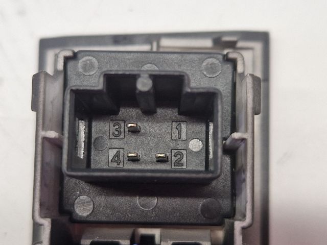 bontott VW GOLF VII Vészvillogó Kapcsoló