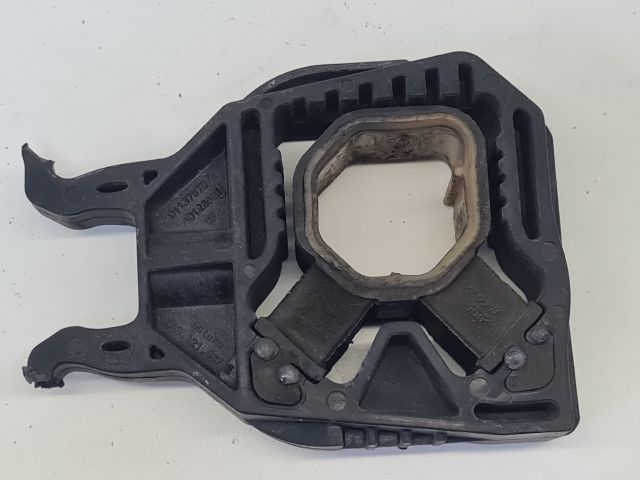 bontott VW GOLF VII Vízhűtő Radiátor Tartó