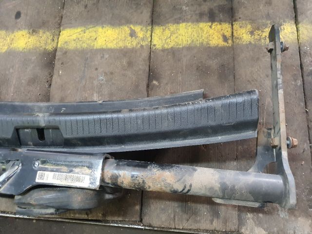 bontott VW GOLF VII Vonóhorog