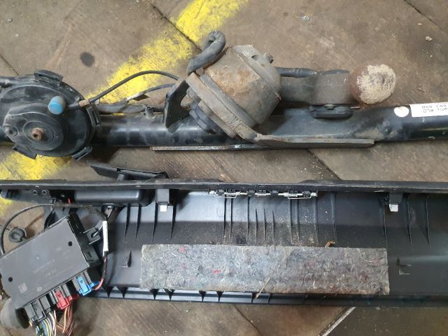 bontott VW GOLF VII Vonóhorog