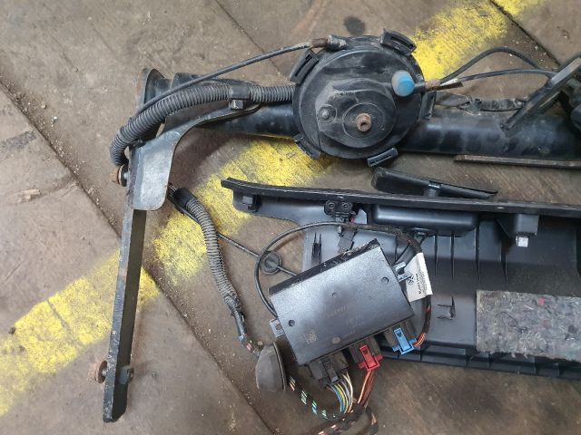 bontott VW GOLF VII Vonóhorog