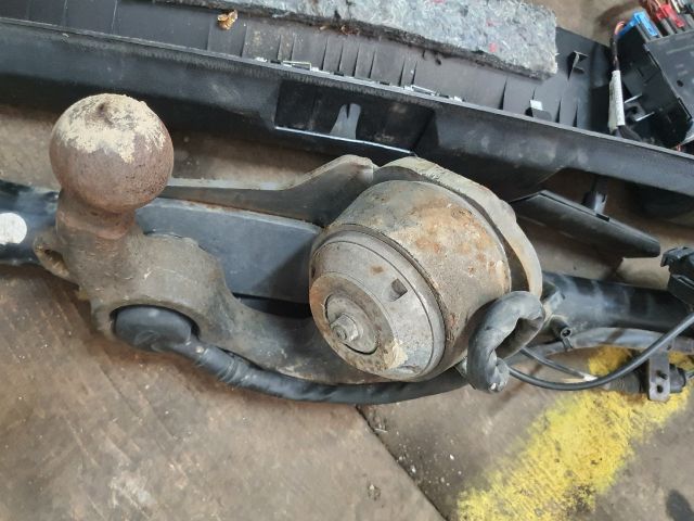 bontott VW GOLF VII Vonóhorog