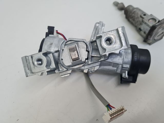 bontott VW GOLF VII Zárbetét Szett