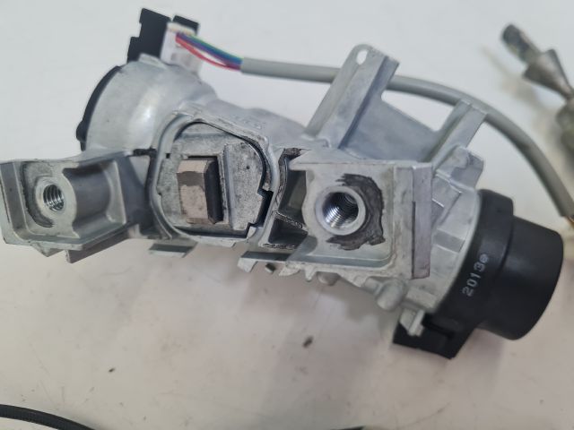 bontott VW GOLF VII Zárbetét Szett