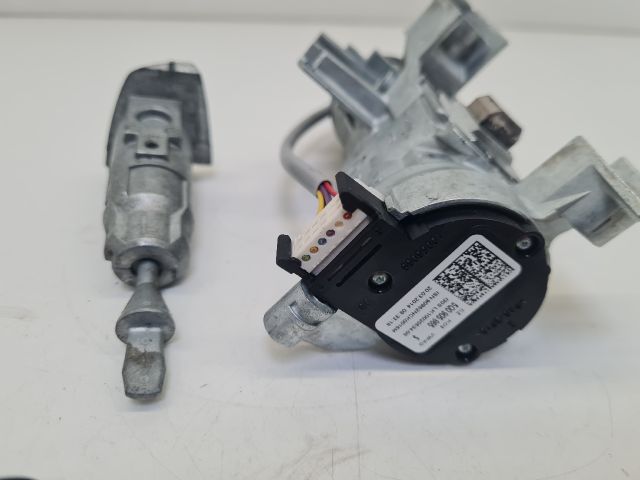 bontott VW GOLF VII Zárbetét Szett