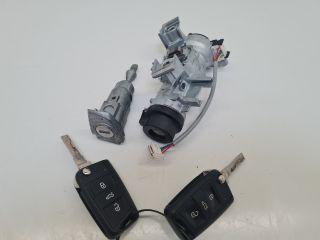 bontott VW GOLF VII Zárbetét Szett