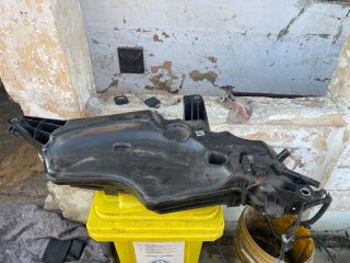 bontott VW GOLF VIII AdBlue Tartály