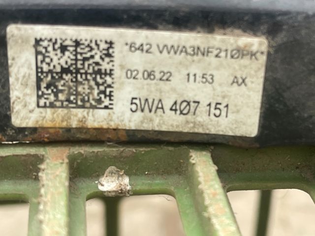 bontott VW GOLF VIII Bal első Lengőkar