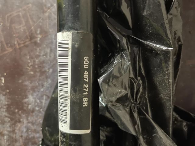 bontott VW GOLF VIII Bal Féltengely