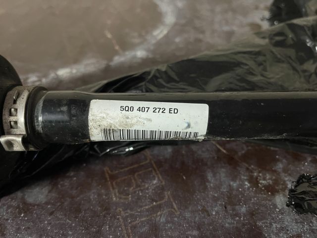 bontott VW GOLF VIII Jobb Féltengely