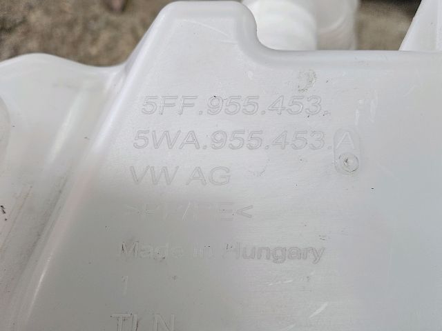 bontott VW GOLF VIII Ablakmosó Tartály