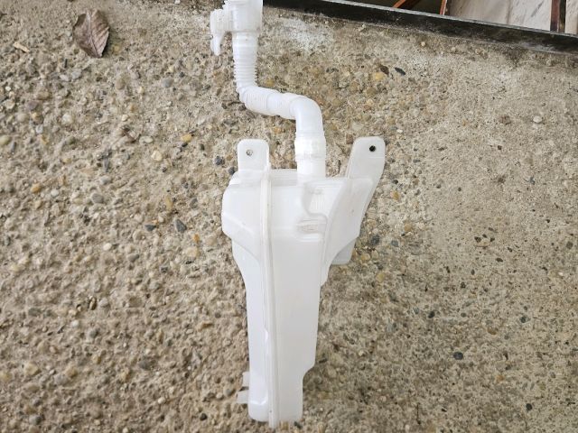 bontott VW GOLF VIII Ablakmosó Tartály