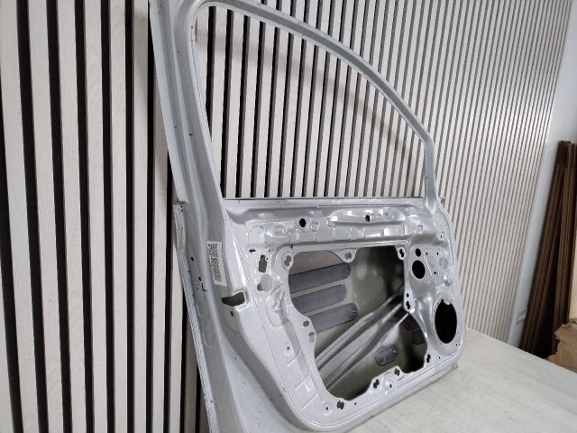 bontott VW GOLF VIII Bal első Ajtó (Üres lemez)