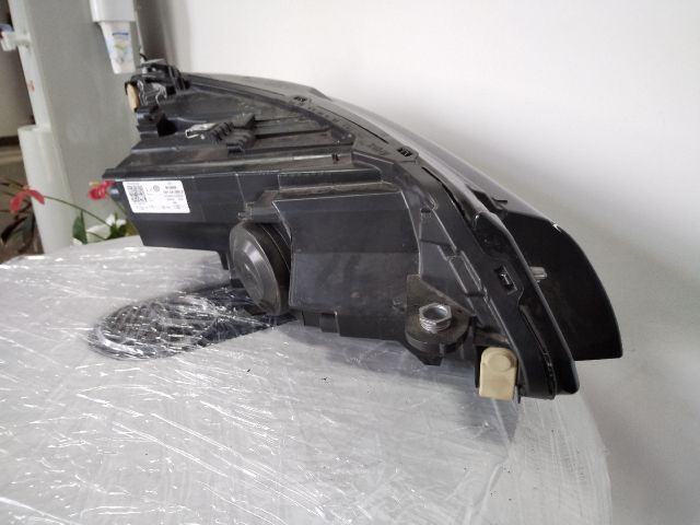 bontott VW GOLF VIII Bal Fényszóró