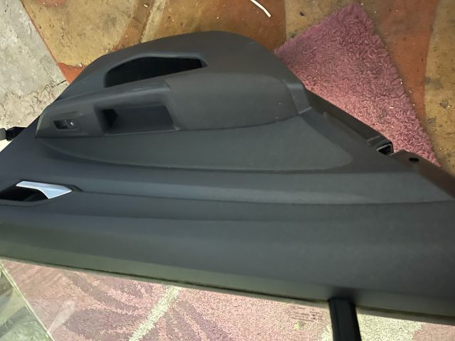 bontott VW GOLF VIII Bal hátsó Ajtó (Részeivel)