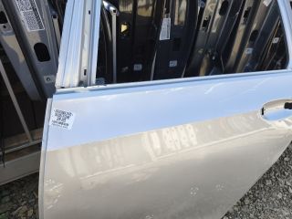 bontott VW GOLF VIII Bal hátsó Ajtó (Üres lemez)