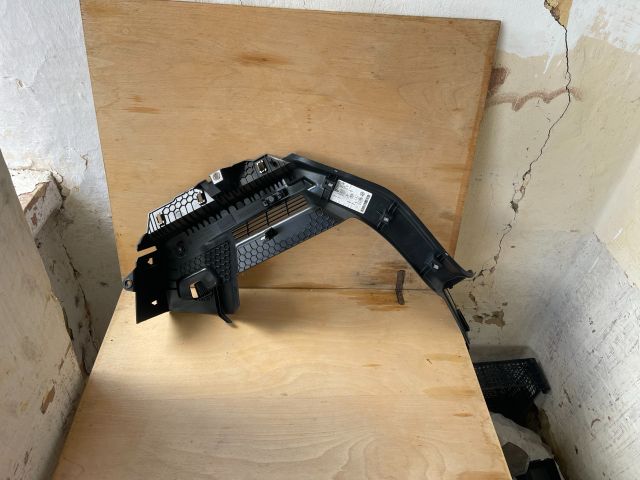 bontott VW GOLF VIII Bal hátsó Csomagtér Burkolat (Műanyag)